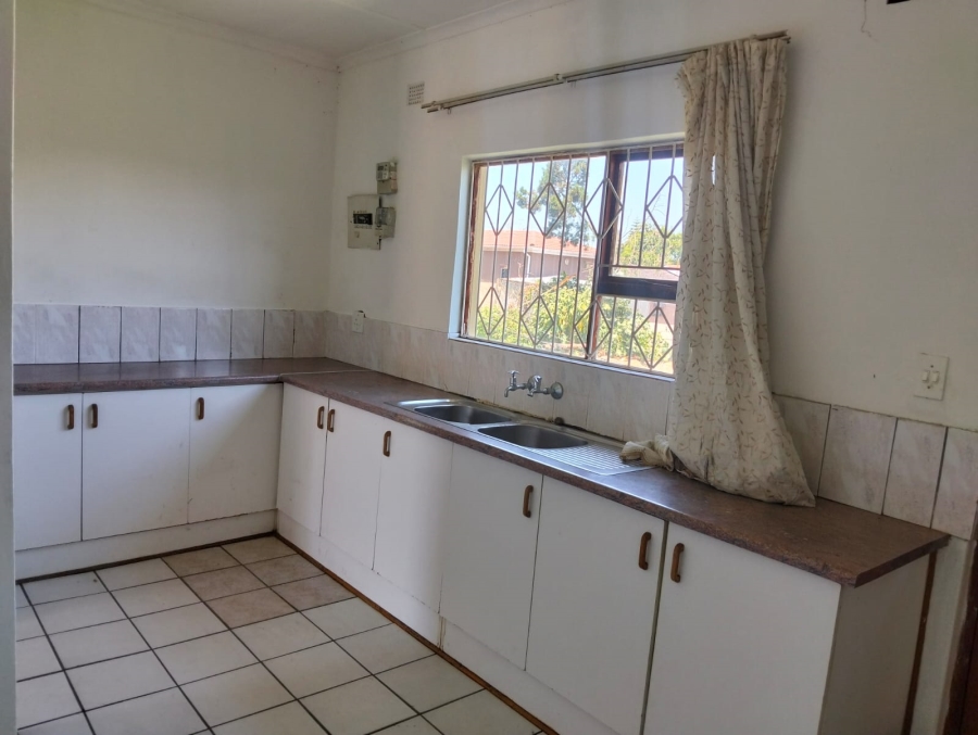 To Let 3 Bedroom Property for Rent in Northcrest Eastern Cape